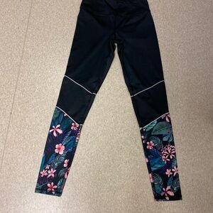 Bundle of XS/S Tanks &!Trackies, all listed together @ 1!unbeatable price.